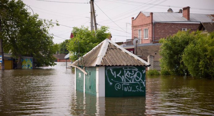 Llegan a 9 los muertos en inundaciones en la parte de Jersón controlada por Rusia