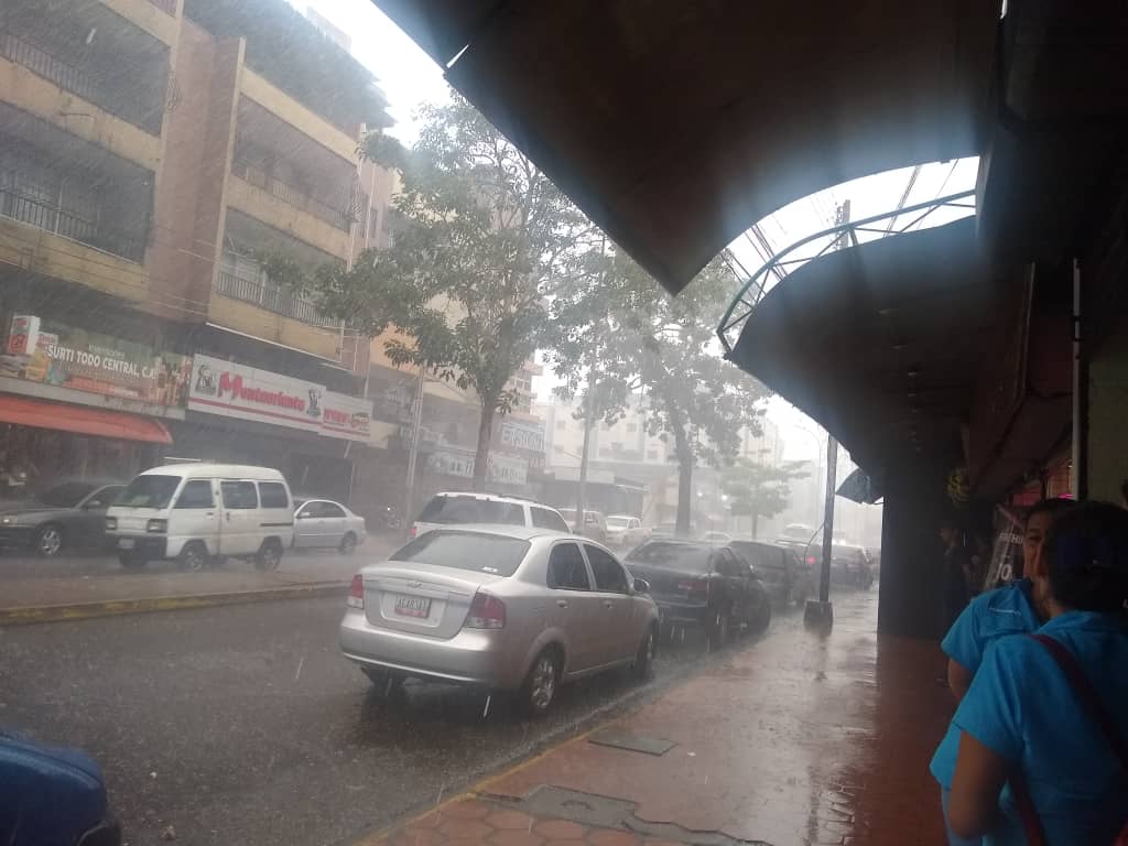 La lluvia de la onda tropical N° 8 se hizo sentir sobre Maturín