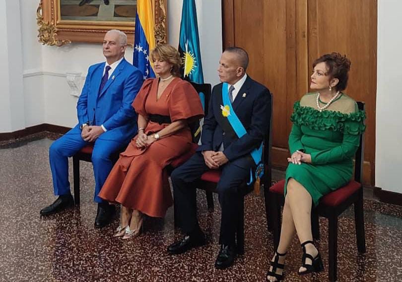 lupita ferrer recibio la orden lago de maracaibo en su primera clase laverdaddemonagas.com photo1686065157