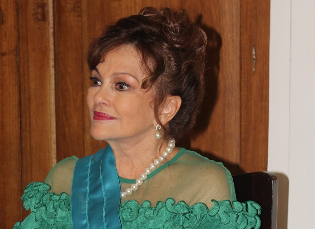 lupita ferrer recibio la orden lago de maracaibo en su primera clase laverdaddemonagas.com photo1686065171