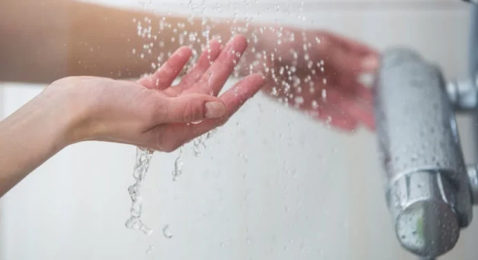 No creerás los beneficios que tiene para la salud ducharse con agua fría