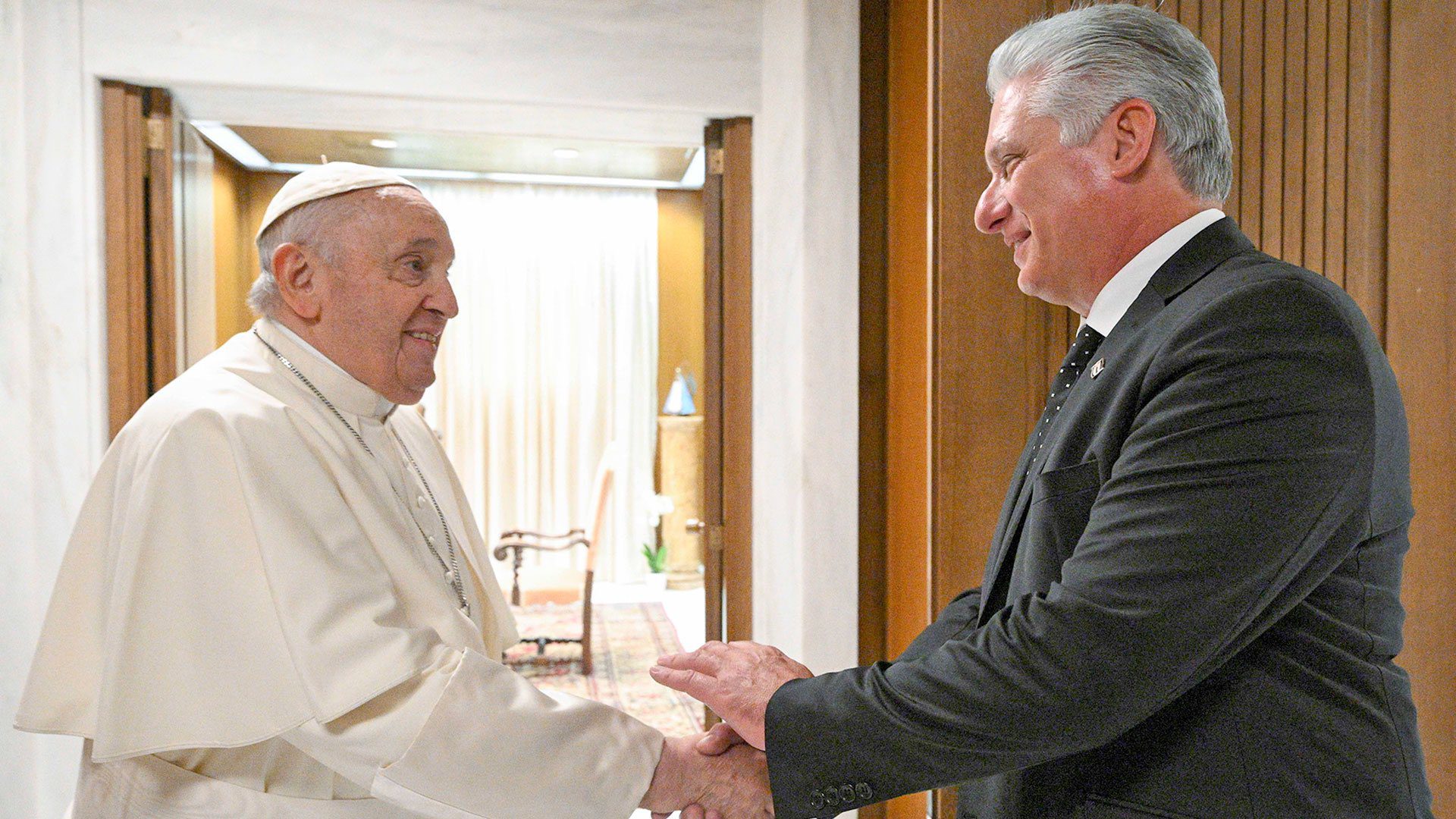 El papa Francisco recibió este martes al presidente cubano, Miguel Díaz-Canel,