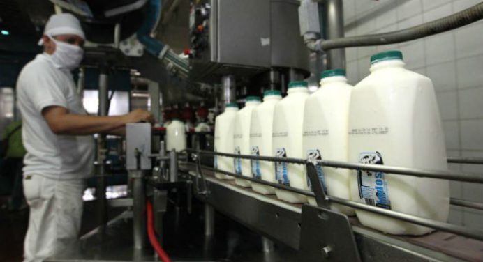 Presidente de Cavilac admite que leche producida en Venezuela es la más cara del mundo