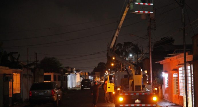 Programa “Maturín Brilla” iluminó 22 calles en el casco central de la ciudad