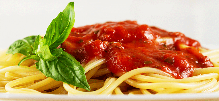 La pasta a la Napolitana es un plato suculento que le encanta a la familia