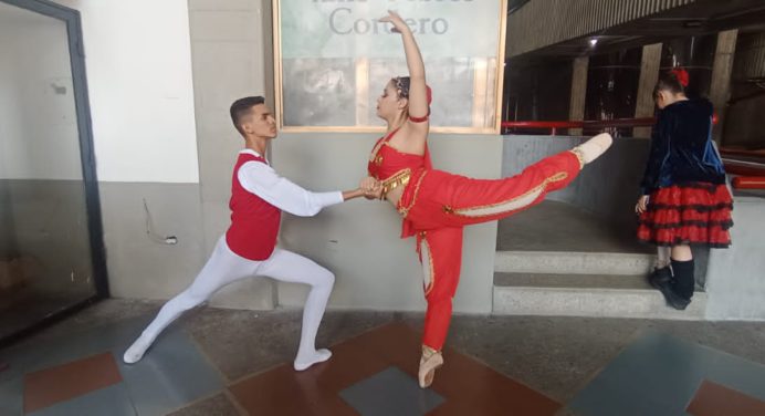 Studio «Arte en puntas» se destacó en competencia internacional Pura Danza 2023