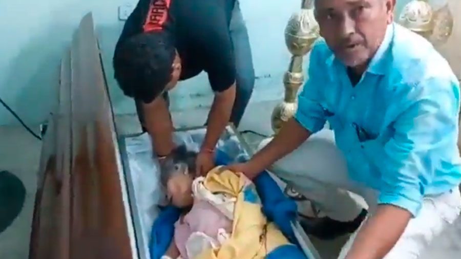 Mujer resucitó dentro de un ataúd durante su velorio en Ecuador (+video)