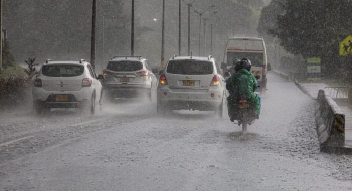 Jueves con lluvias y descargas eléctricas para estos estados venezolanos