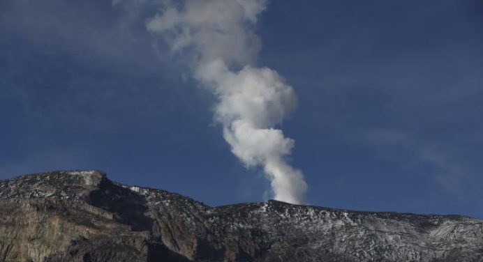 Volcán Nevado del Ruiz en Colombia disminuye su nivel de inestabilidad