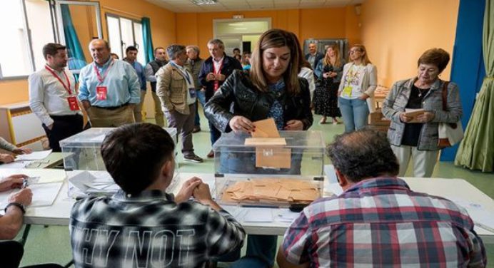 Abren centros de votación para elecciones generales en España