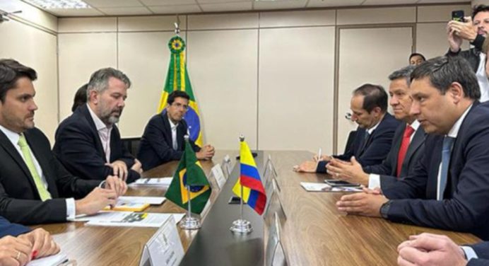 Acuerdo binacional trae a Brasil y Colombia tendido de fibra óptica por el Amazonas