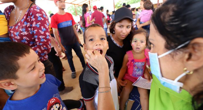 Alcaldesa Ana Fuentes lleva salud y atención a 700 niños en San Simón Sur