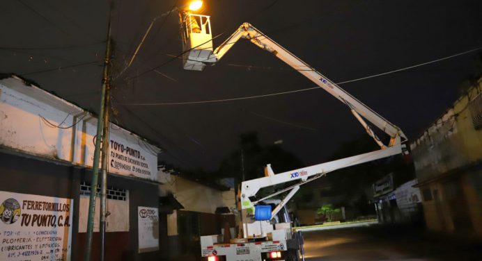 Maturín: Avanzan trabajos de alumbrado en ejes La Puente, Morichal y en casco central