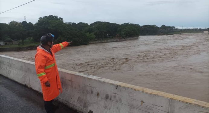 Barinas reporta inundaciones, caída de puentes y derrumbes luego de seis horas de lluvias