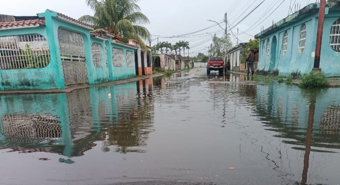 Brisas del Orinoco quedó colapsado con aguacero