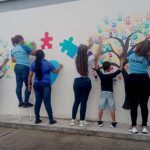 Docentes, trabajadores y estudiantes realizaron el mural