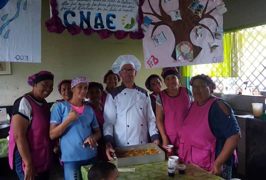 El chef continúa orientando a madres cnae