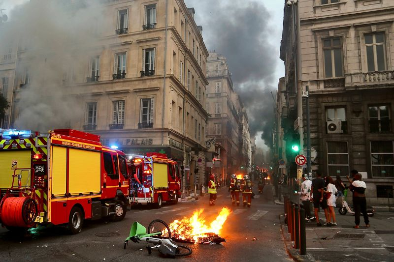 Cuarta jornada de disturbios en Francia deja más de 1300 personas detenidas
