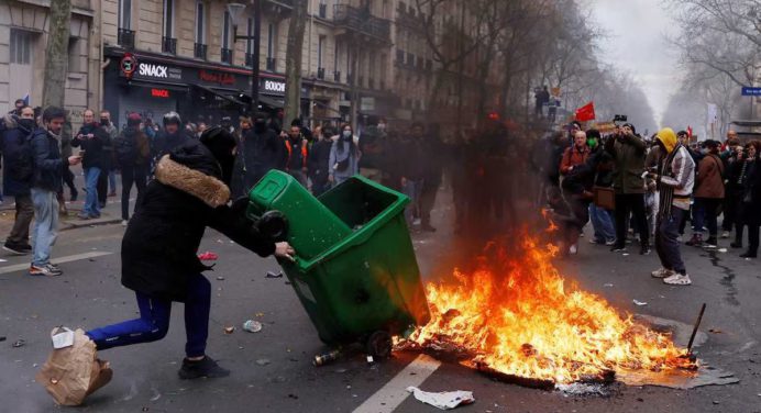 Cuarta jornada de disturbios en Francia deja más de 1300 personas detenidas (+fotos)