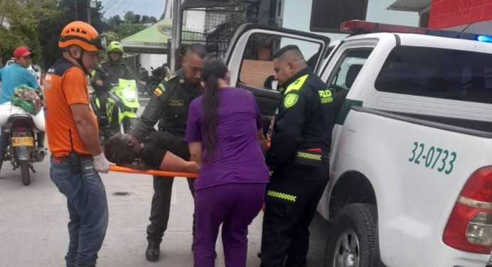 Diez fallecidos y 31 heridos al caer por barranco autobús con migrantes venezolanos en Colombia