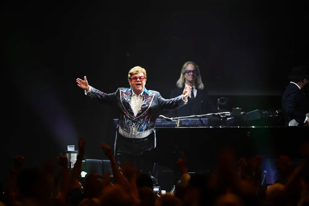 ¡Emotivo! Elton John se despide de los escenarios con un show inolvidable en Estocolmo