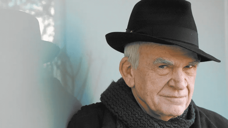 Mila Kundera muere exiliado en París a los 94 años