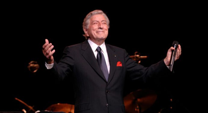 Falleció Tony Bennett, el último gran cantante de todos los tiempos a sus 96 años