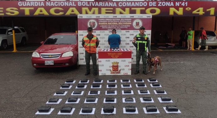 GNB capturó a un sujeto que llevaba 32 panelas de droga en una camilla