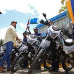 Gobernador Ernesto Luna entrega 50 nuevas motocicletas a Polimonagas