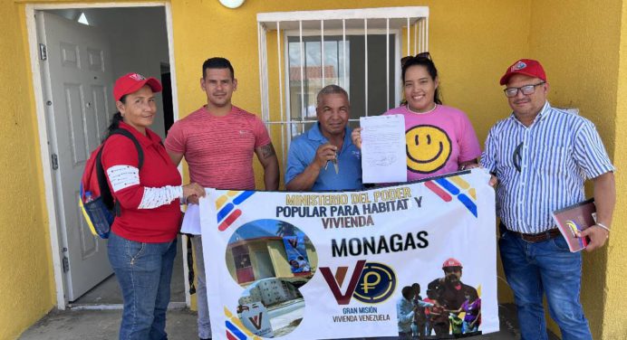 Gobernador Luna entrega vivienda a sobrevivientes de incendio en Las Garzas