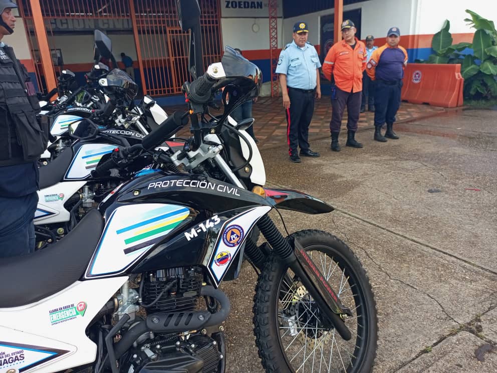 gobernador luna fortalece a bomberos y proteccion civil con 10 nuevas motos laverdaddemonagas.com bomberos y pcad