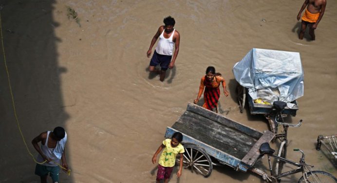 ¡Lamentable! Más de 100 personas muertas dejan las fuertes lluvias en el norte de la India