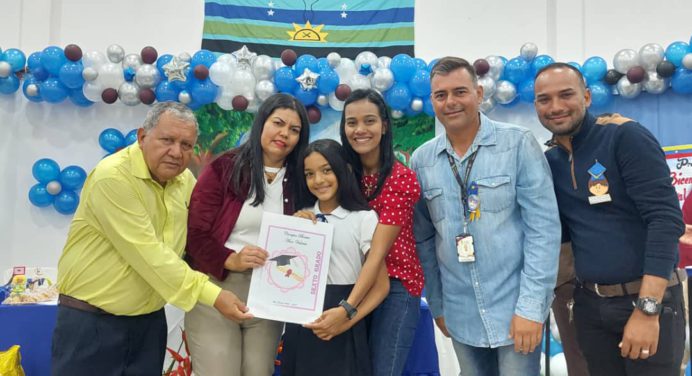 Egresan 99 niños de la escuela “Luis Felipe Turmero Corvo” de Caicara