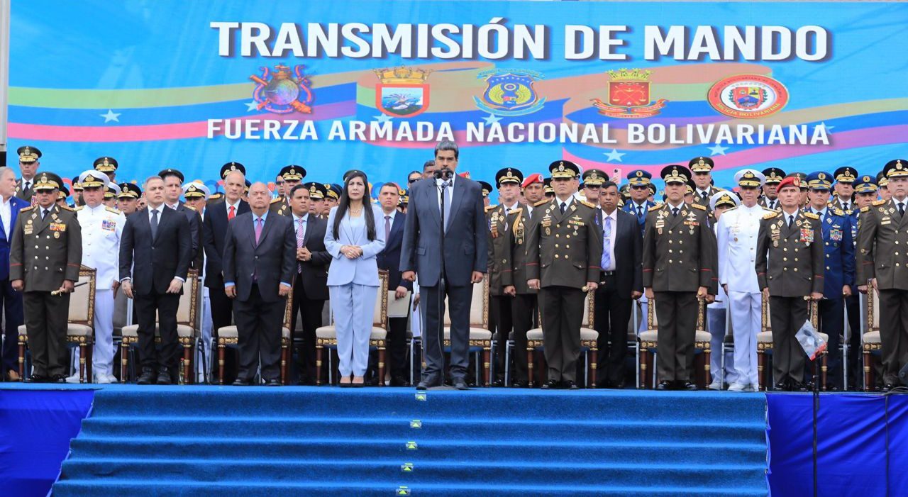 Nicolás Maduro encabeza acto de transmisión de mando