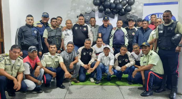 Funcionarios de Polimaturín celebran el Día Nacional del Policía