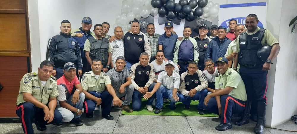 Funcionarios de Polimaturín, celebran el Día Nacional del Policía y de la Virgen del Carmen, patrona de los policías