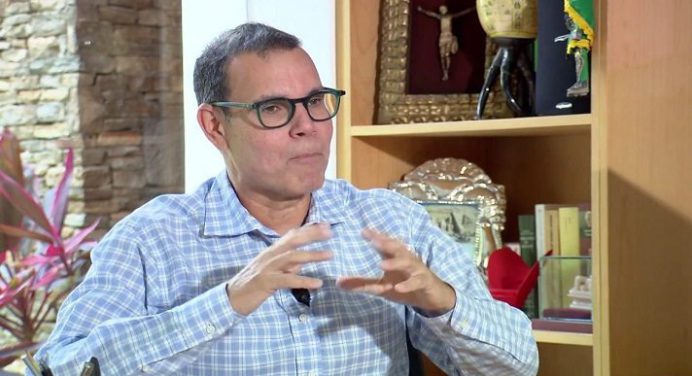 Luis Vicente León cuestiona a quienes rechazan negociaciones para restablecer diálogo