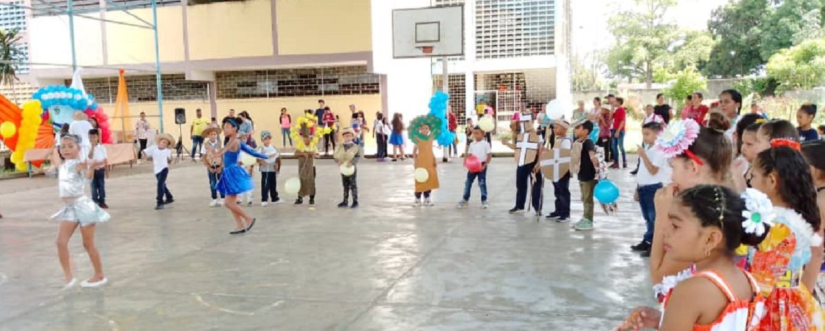 mas de 150 alumnos de la escuela mila de la roca realizan cierre cultural del ano laverdaddemonagas.com yasmina maita2