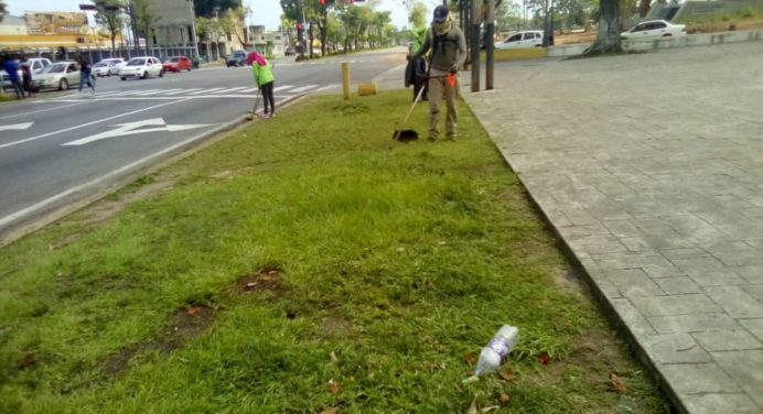 Zona perimetral del parque La Guaricha fue objeto de jornada de limpieza