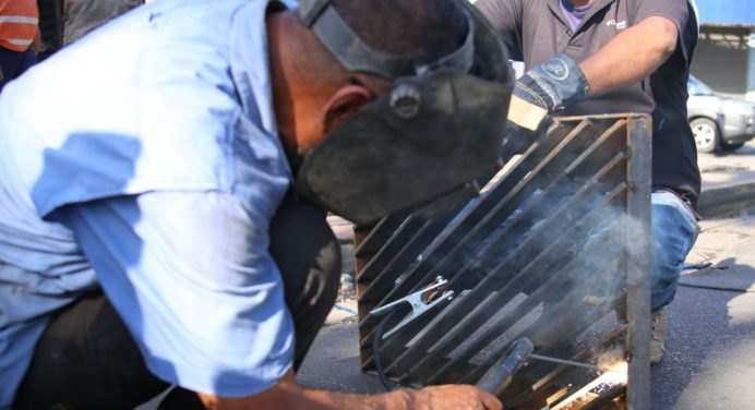Alcaldía inicia reparación de 18 alcantarillas en 6 avenidas de Maturín