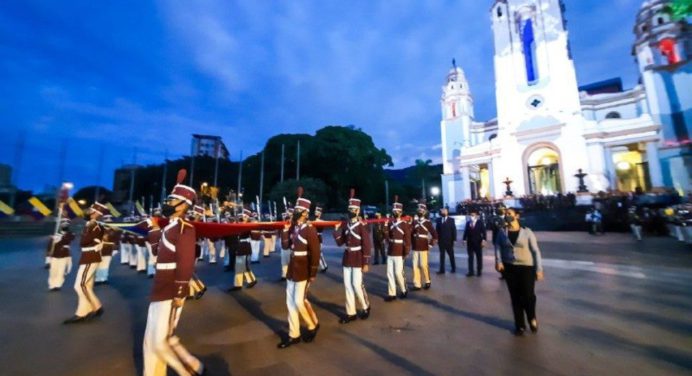 Autoridades conmemoran el Día de la Bandera desde el Panteón Nacional