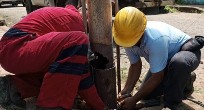 Avanza rehabilitación de postes para garantizar servicio eléctrico en Maturín