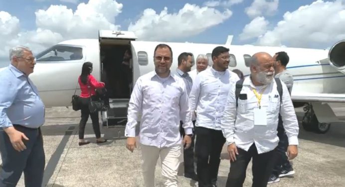 Canciller venezolano llegó a Brasil para Cumbre de la Amazonía