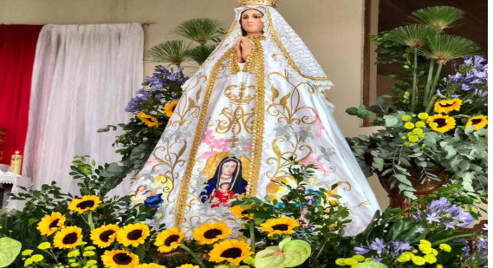 Con la bajada de la imagen de la Virgen Del Valle inician festividades en Lechería