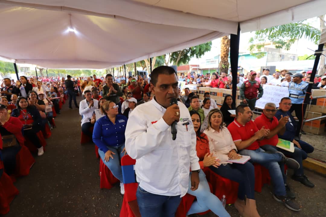conectados con ernesto entregan insumos para 13 comunas de libertador laverdaddemonagas.com alcalde carlos requena