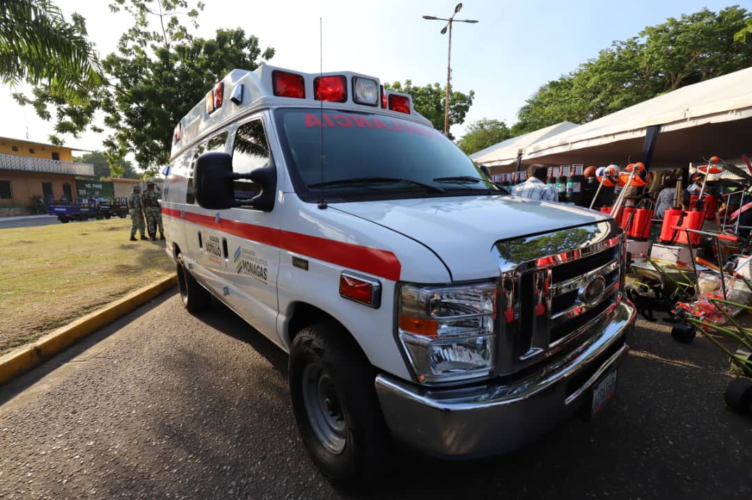 conectados con ernesto entregan insumos para 13 comunas de libertador laverdaddemonagas.com ambulancia1