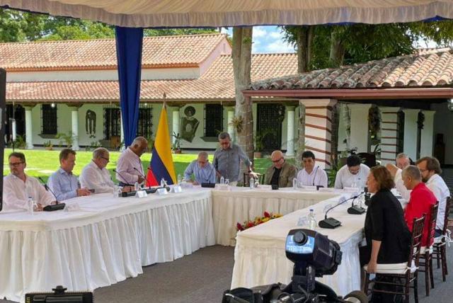 Venezuela acoge a las delegaciones del Gobierno de Gustavo Petro y la guerrilla del ELN