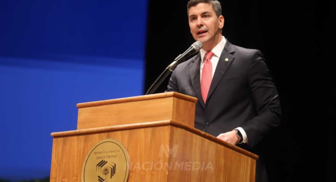 El presidente de Paraguay oficializa los nuevos cargos de Gobierno