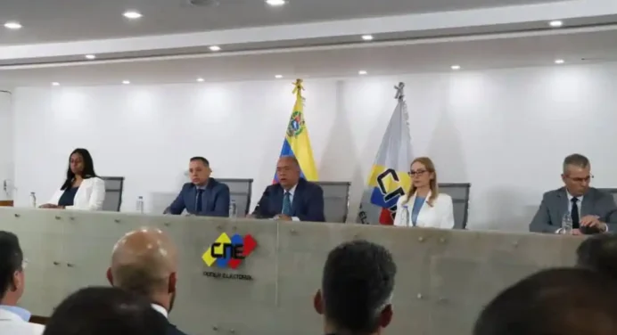 Elvis Amoroso asumió como nuevo presidente del CNE (+video)