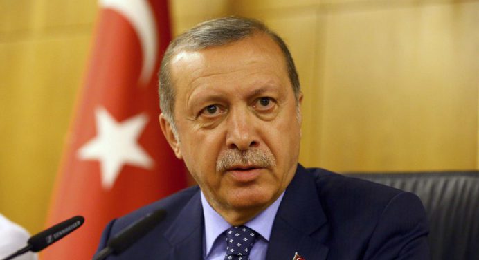 Erdogan advierte de un desastre si la guerra ruso-ucraniana se extiende al Mar Negro